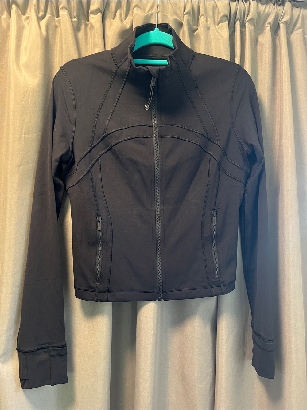 Lululemon Define Cropped Jacket *Nulu
Black (Second Release)